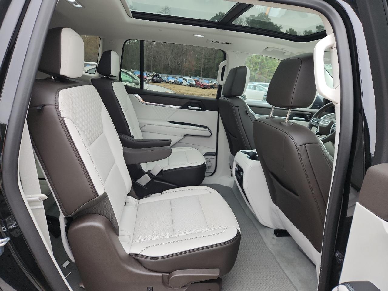 GMC Acadia Denali Image 9