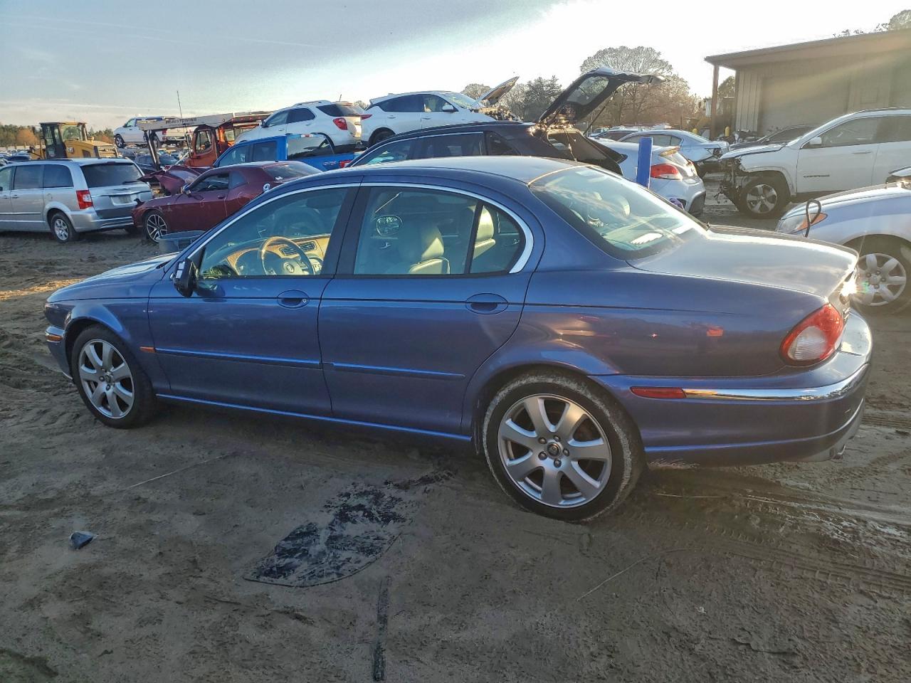 Jaguar X-Type 3.0 Image 2