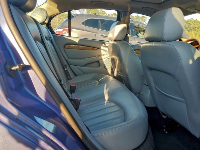 Jaguar X-Type 3.0 Image 9