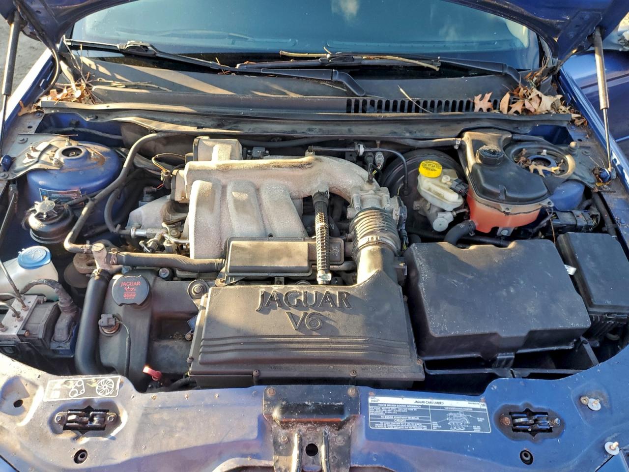 Jaguar X-Type 3.0 Image 12