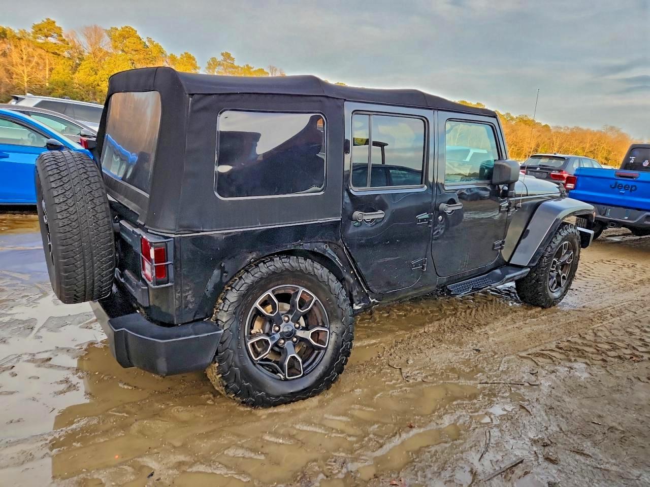 Jeep Wrangler Sahara Image 3
