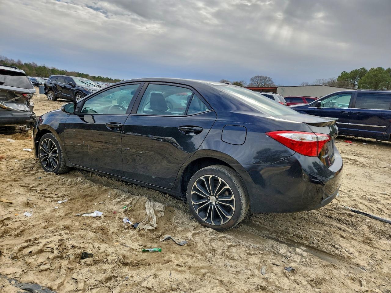 Toyota Corolla L Image 2