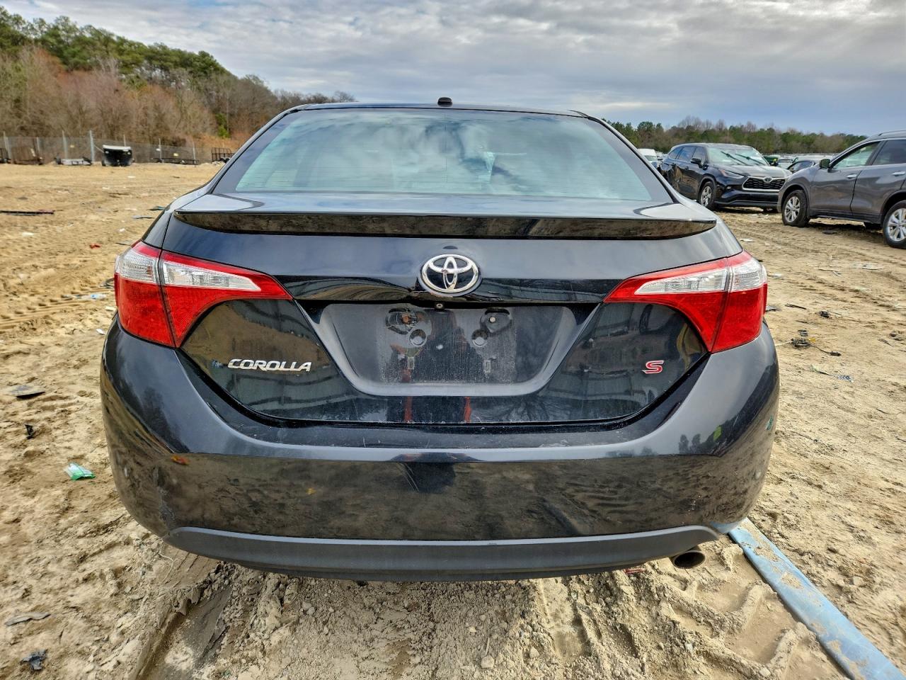 Toyota Corolla L Image 6