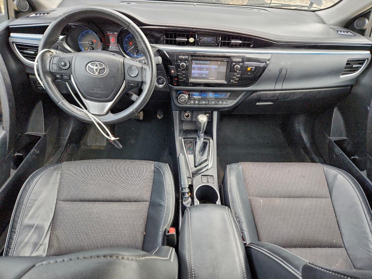 Toyota Corolla L Image 11