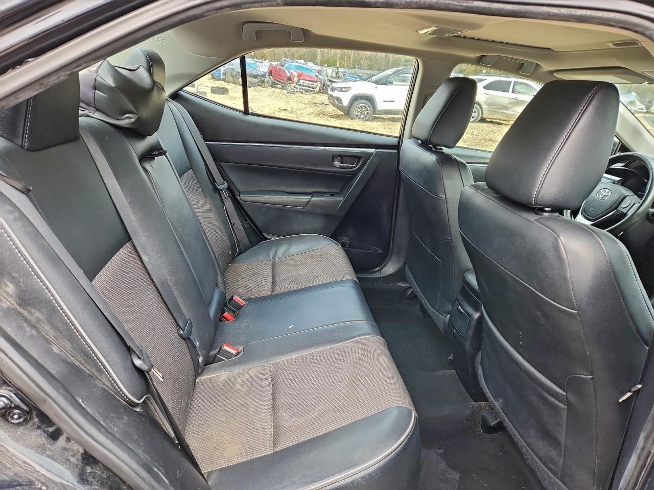 Toyota Corolla L Image 9