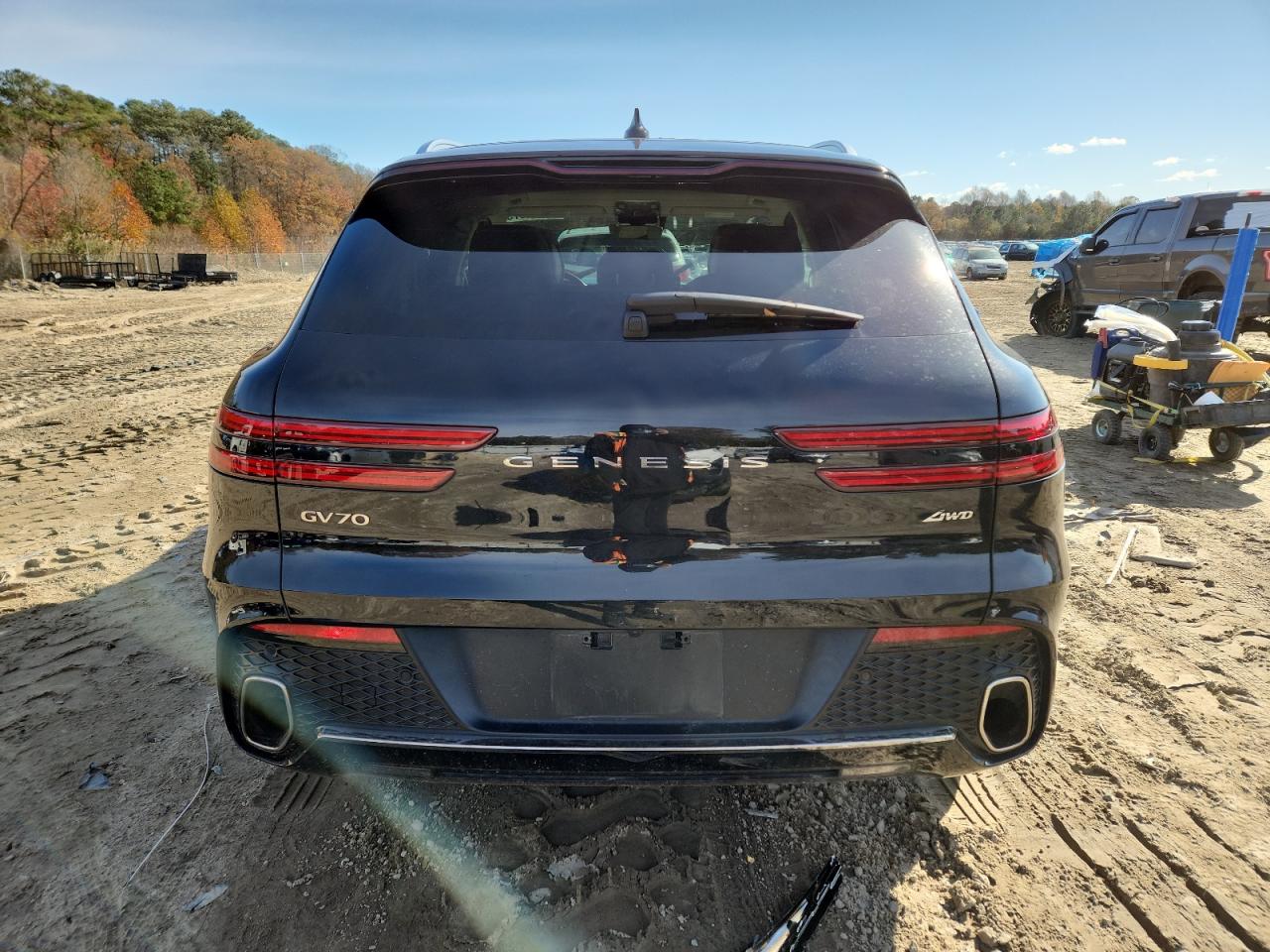 Genesis Gv70 Base Base Image 14