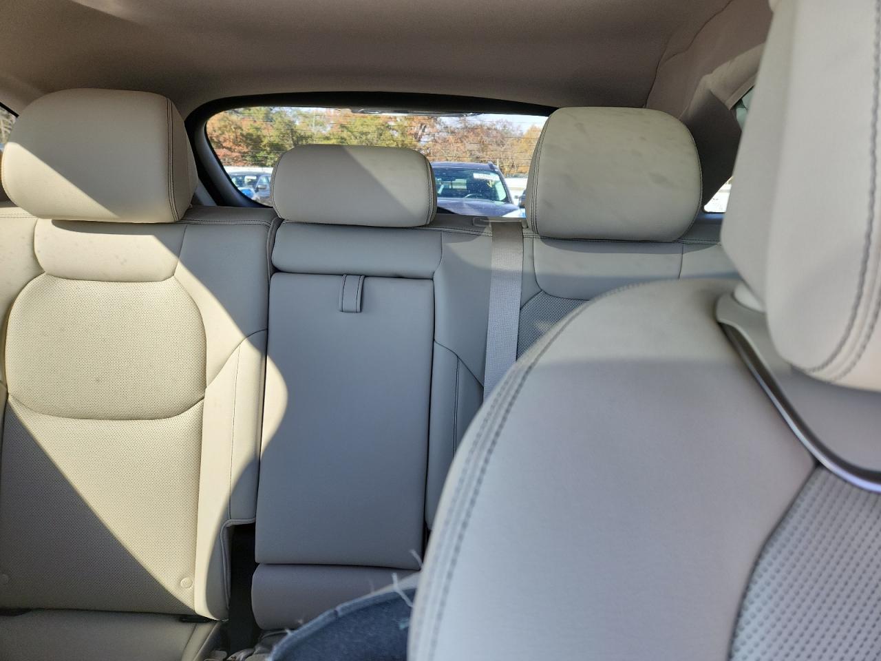 Genesis Gv70 Base Base Image 6