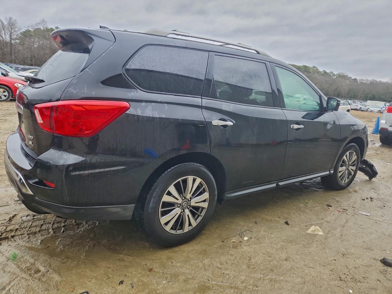 Nissan Pathfinder S Image 3