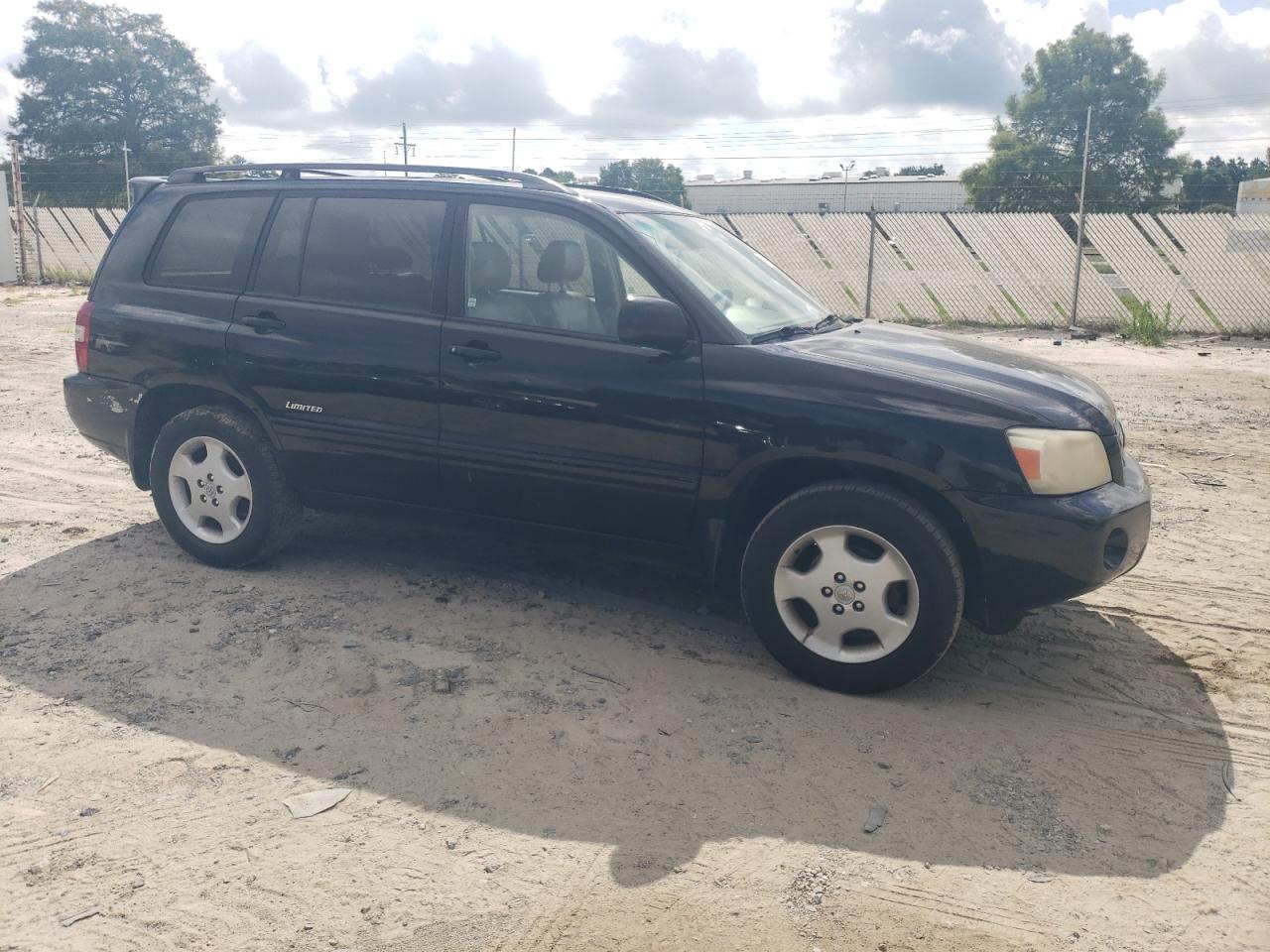 Toyota Highlander Sport Image 10