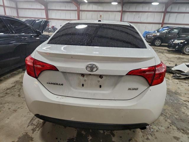 Toyota Corolla L Image 9