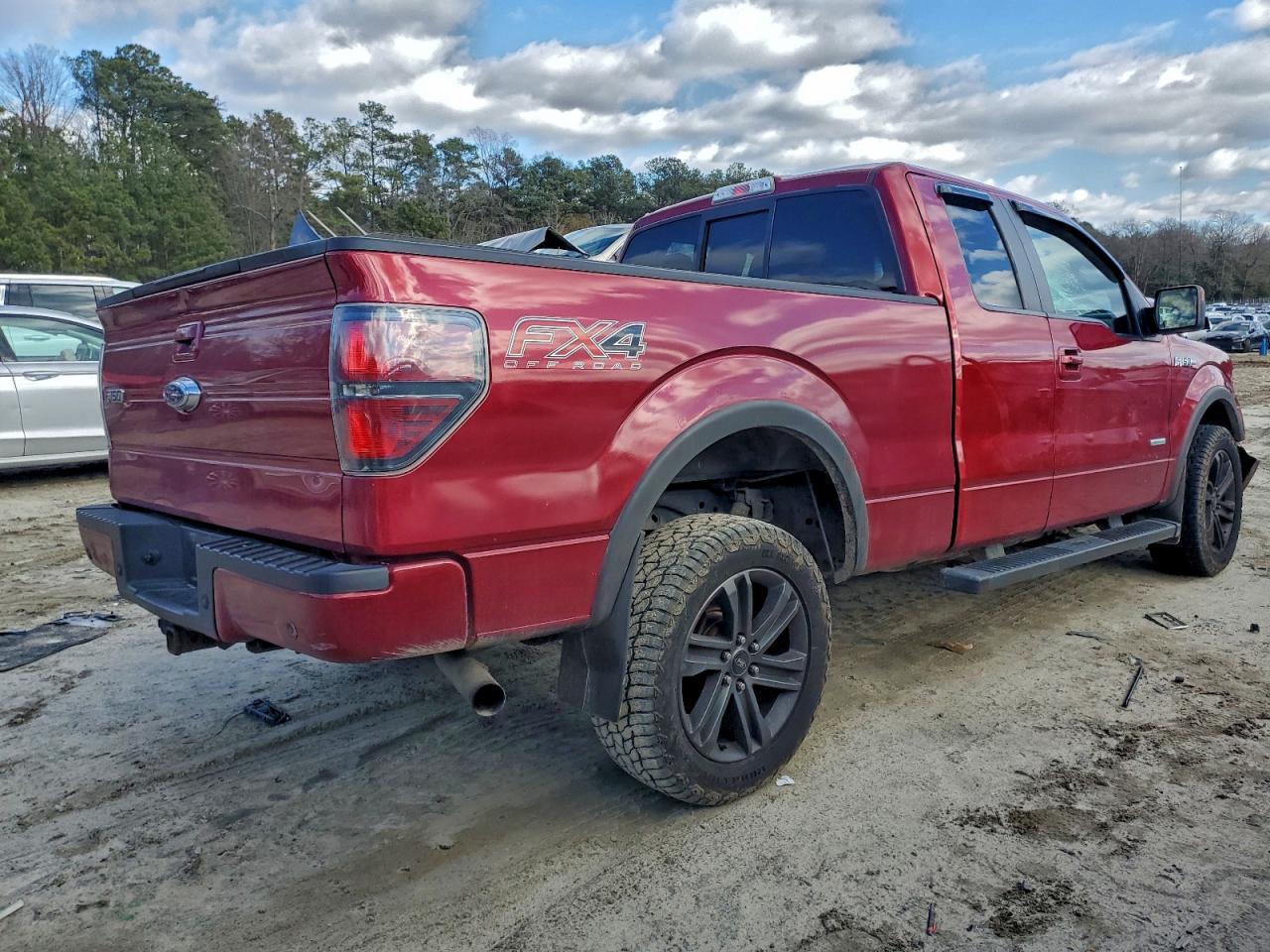 Ford F-150 Super Cab Image 11