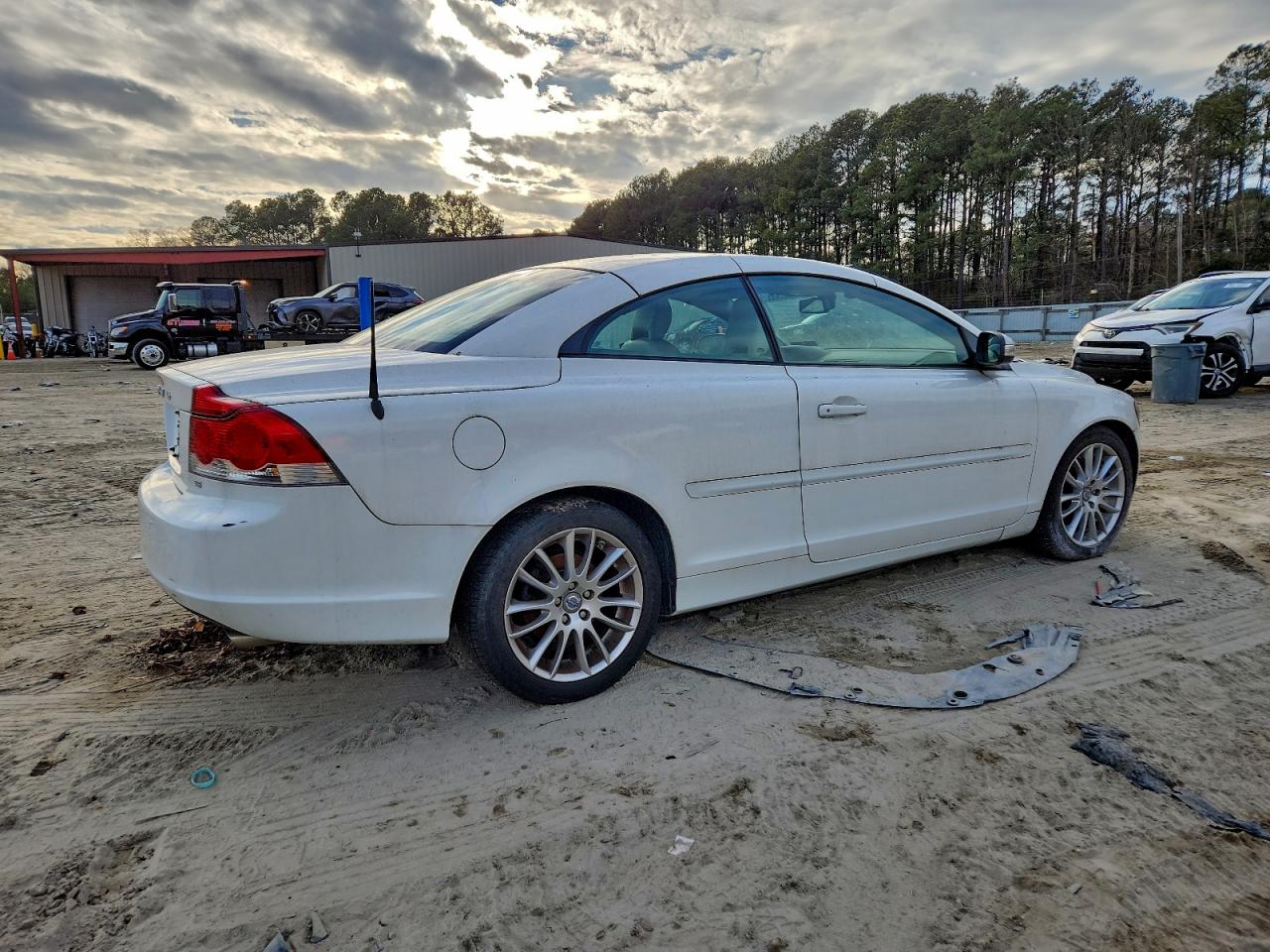 Volvo C70 T5 Image 12