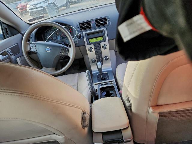 Volvo C70 T5 Image 3