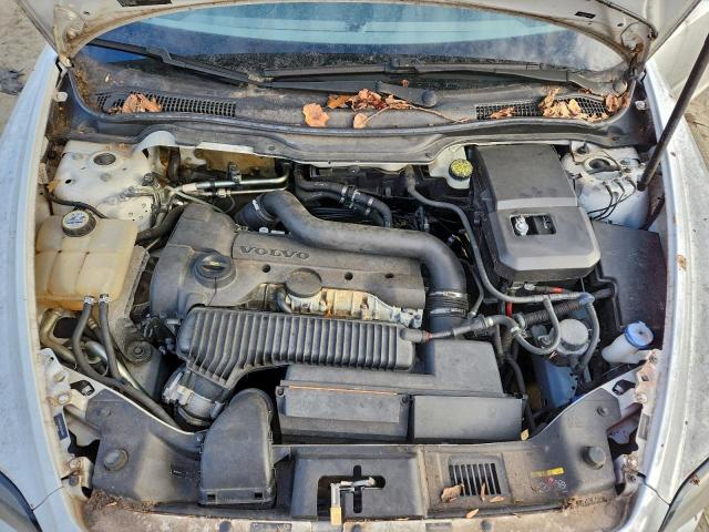 Volvo C70 T5 Image 11