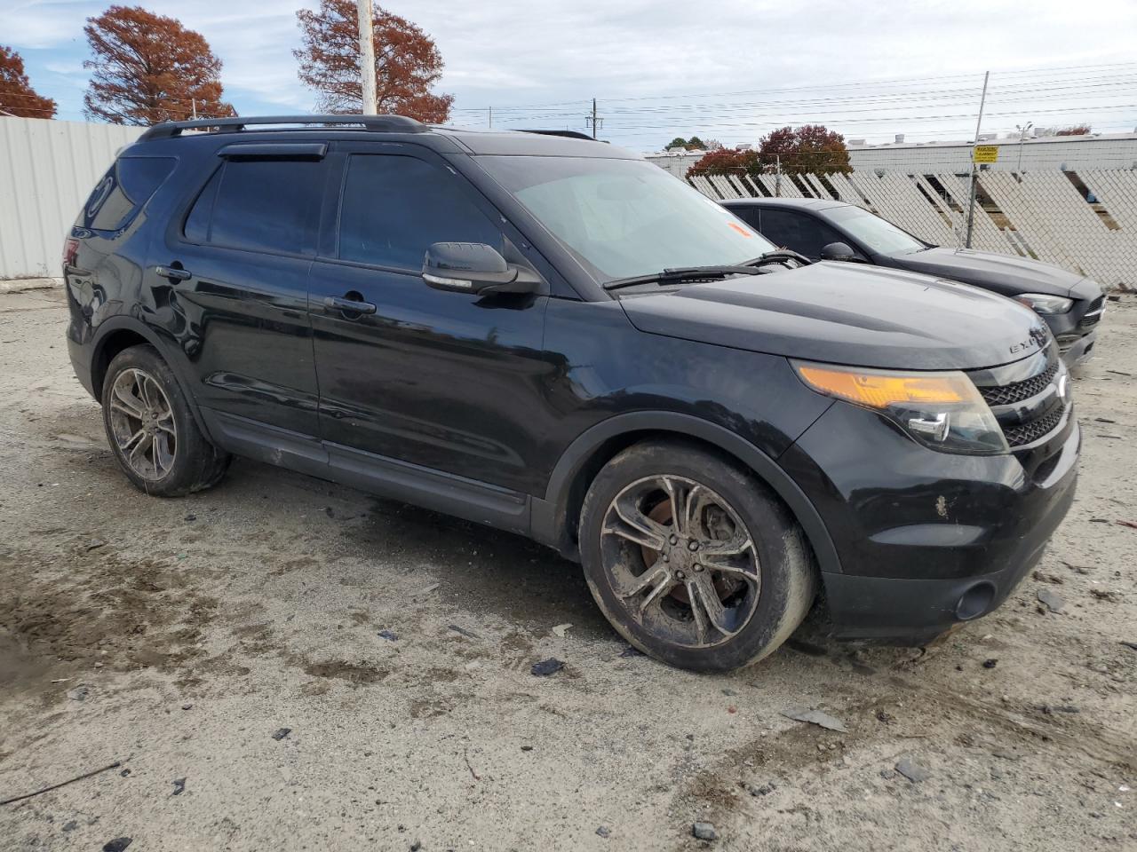 Ford Explorer Sport Image 8