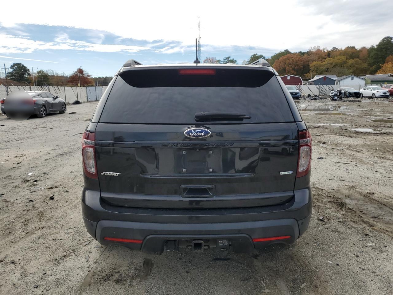 Ford Explorer Sport Image 5