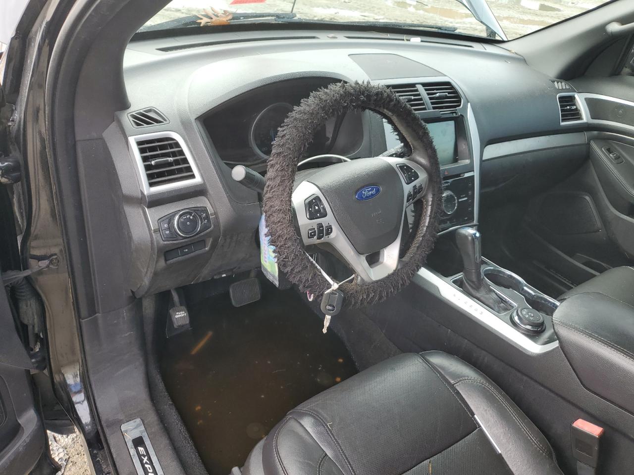 Ford Explorer Sport Image 12