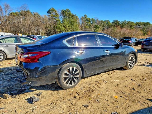 Nissan Altima 2.5 Image 7