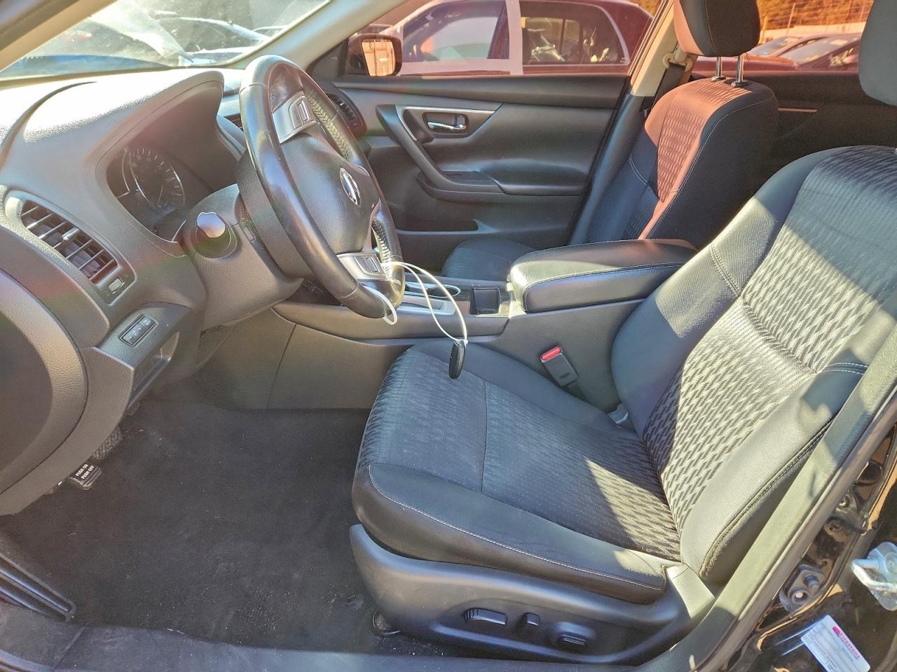 Nissan Altima 2.5 Image 6