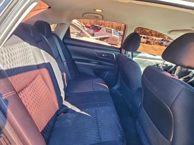 Nissan Altima 2.5 Image 10