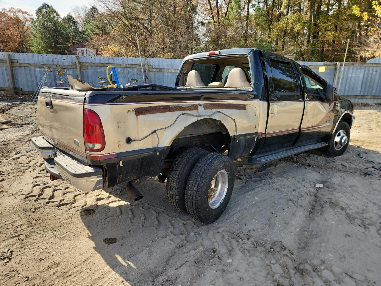 Ford F-350 Super Duty Image 3