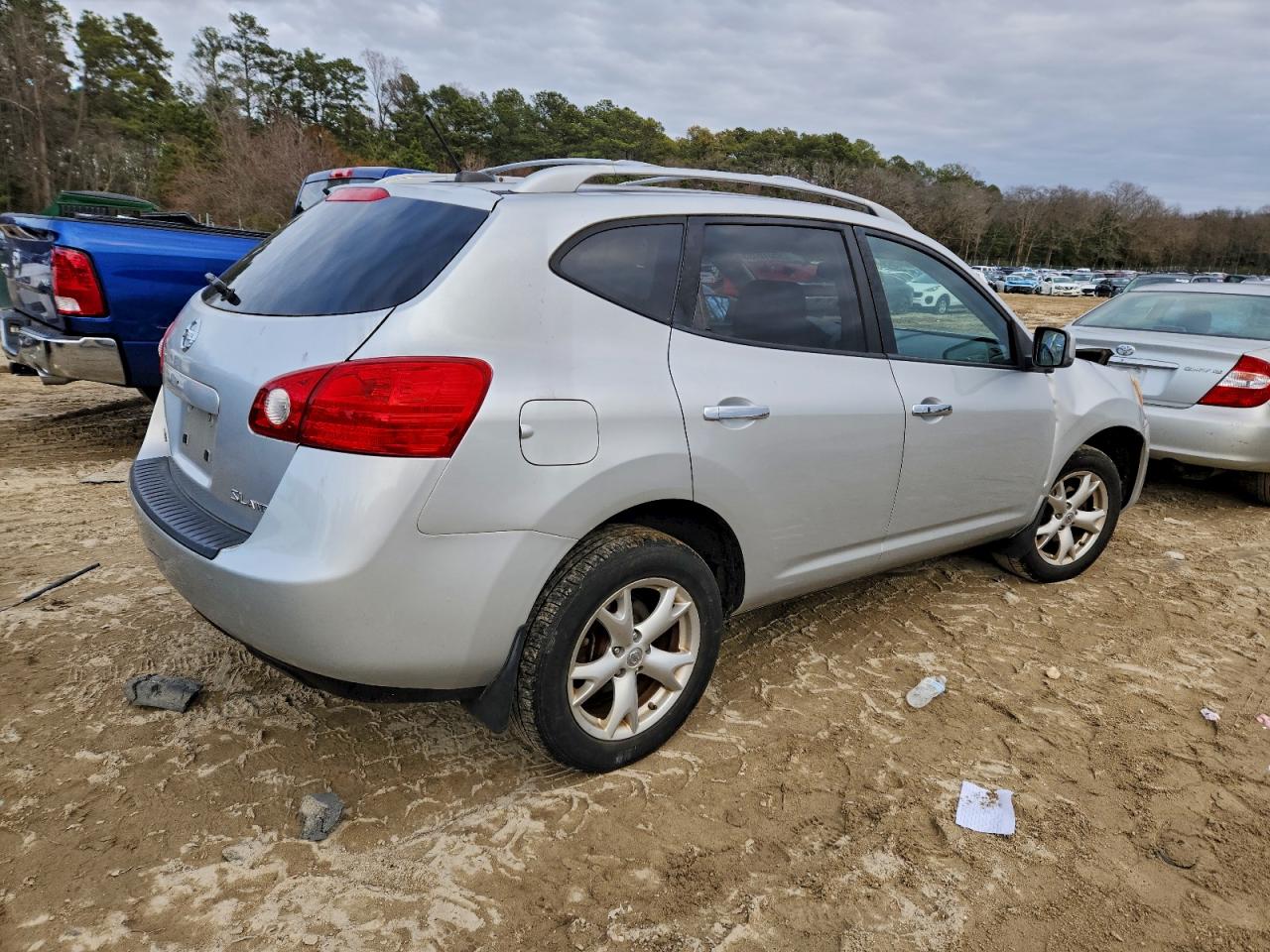 Nissan Rogue S Image 6