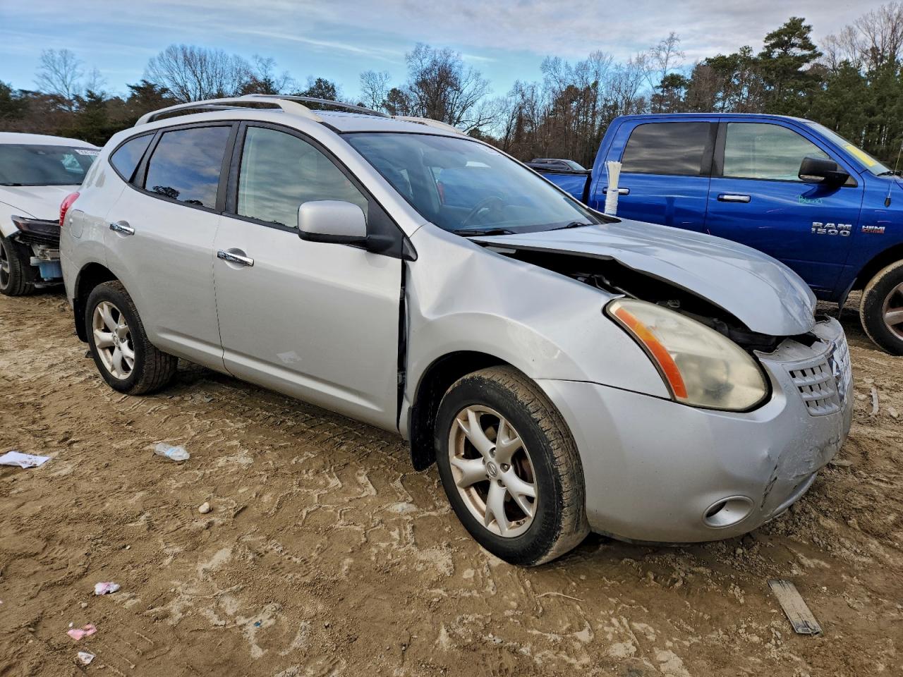 Nissan Rogue S Image 3