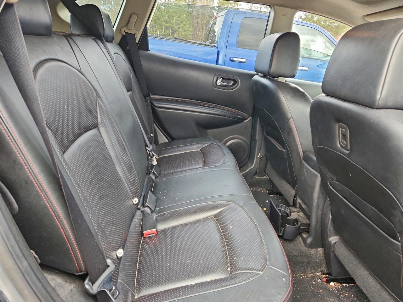 Nissan Rogue S Image 12