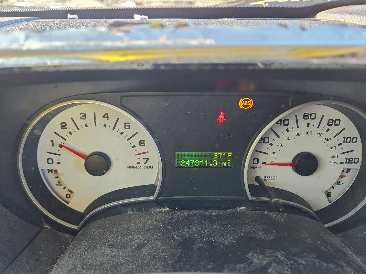 Ford Explorer Xlt Image 9