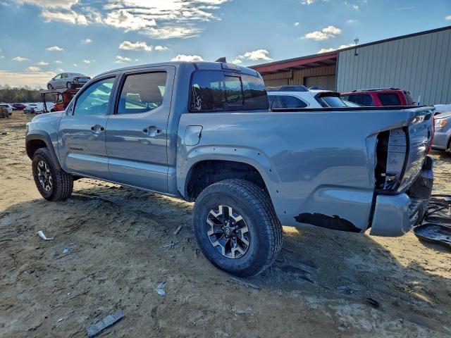 Toyota Tacoma Double Cab Image 2