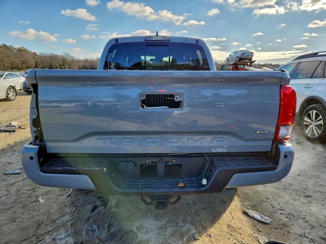 Toyota Tacoma Double Cab Image 8