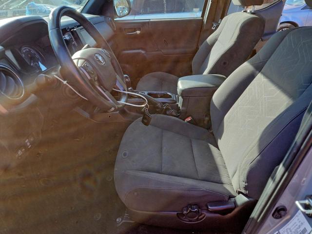 Toyota Tacoma Double Cab Image 3