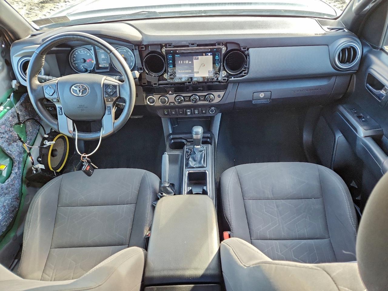 Toyota Tacoma Double Cab Image 10