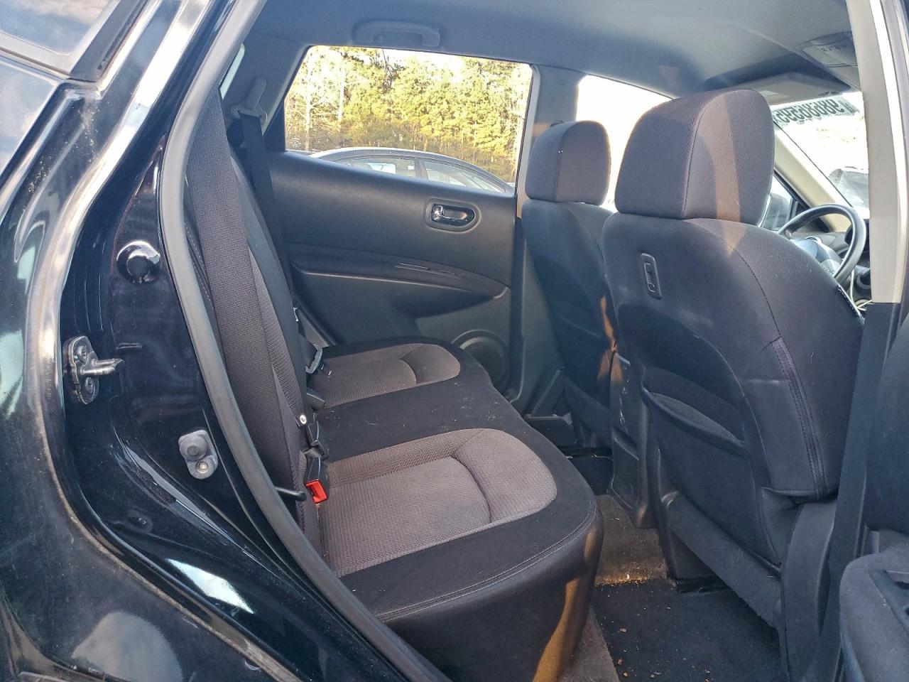 Nissan Rogue S Image 8