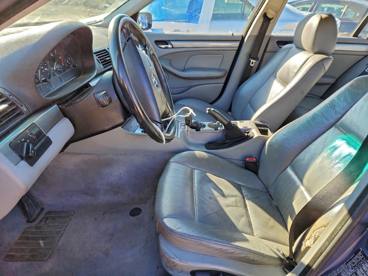 BMW 3 Series I Image 8