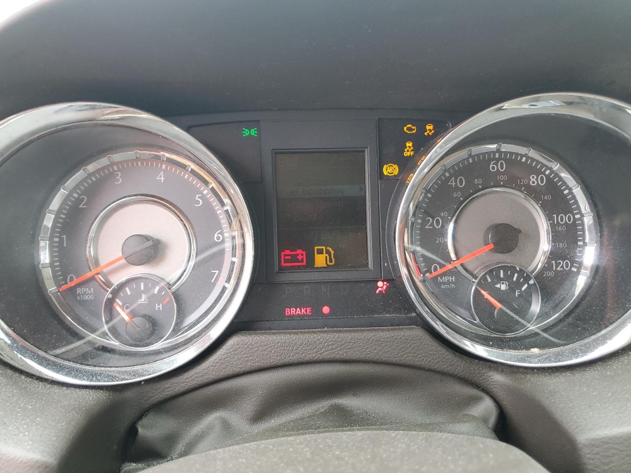 Chrysler Minivan Touring Image 10