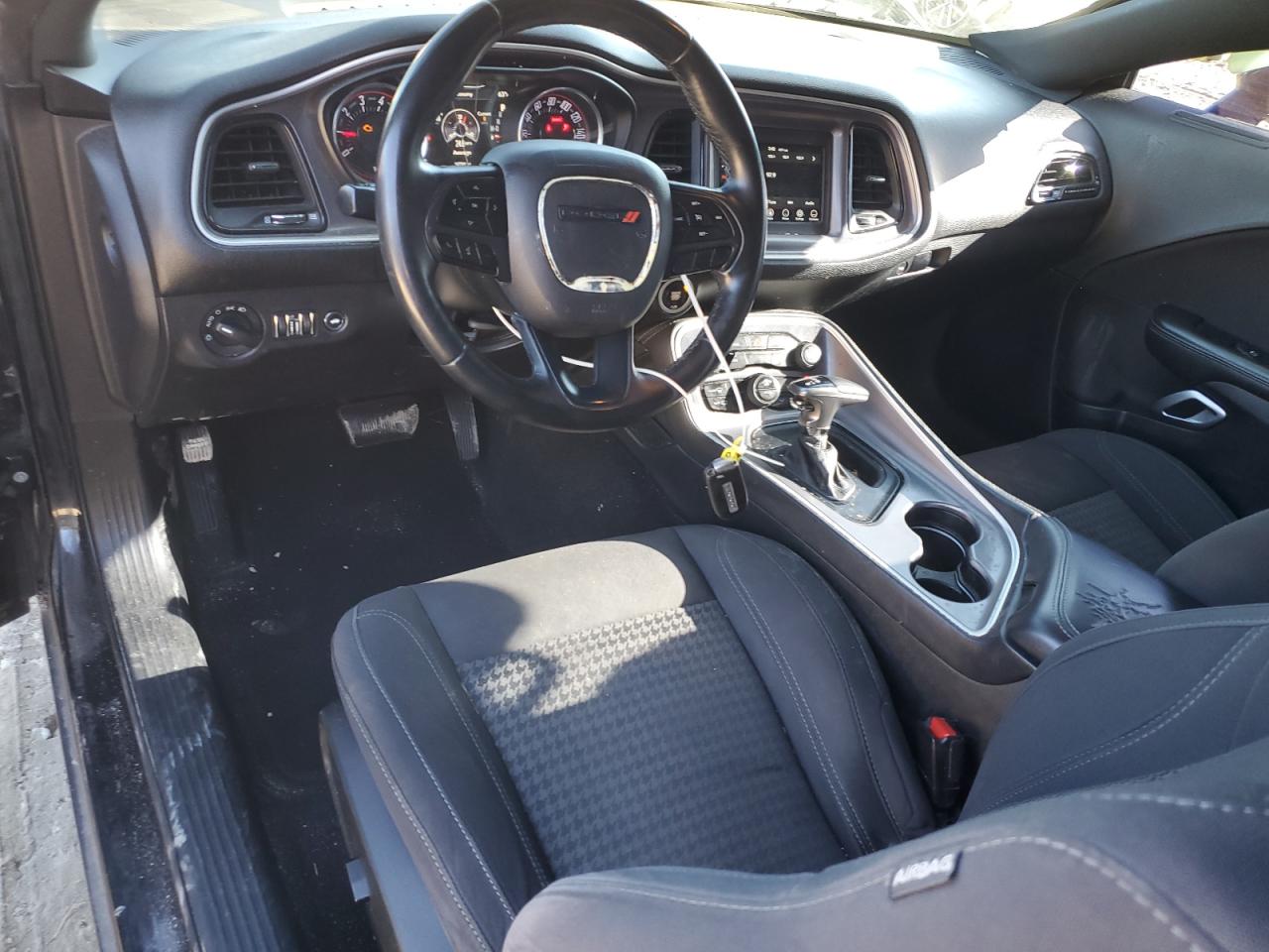 Dodge Challenger Sxt Image 3