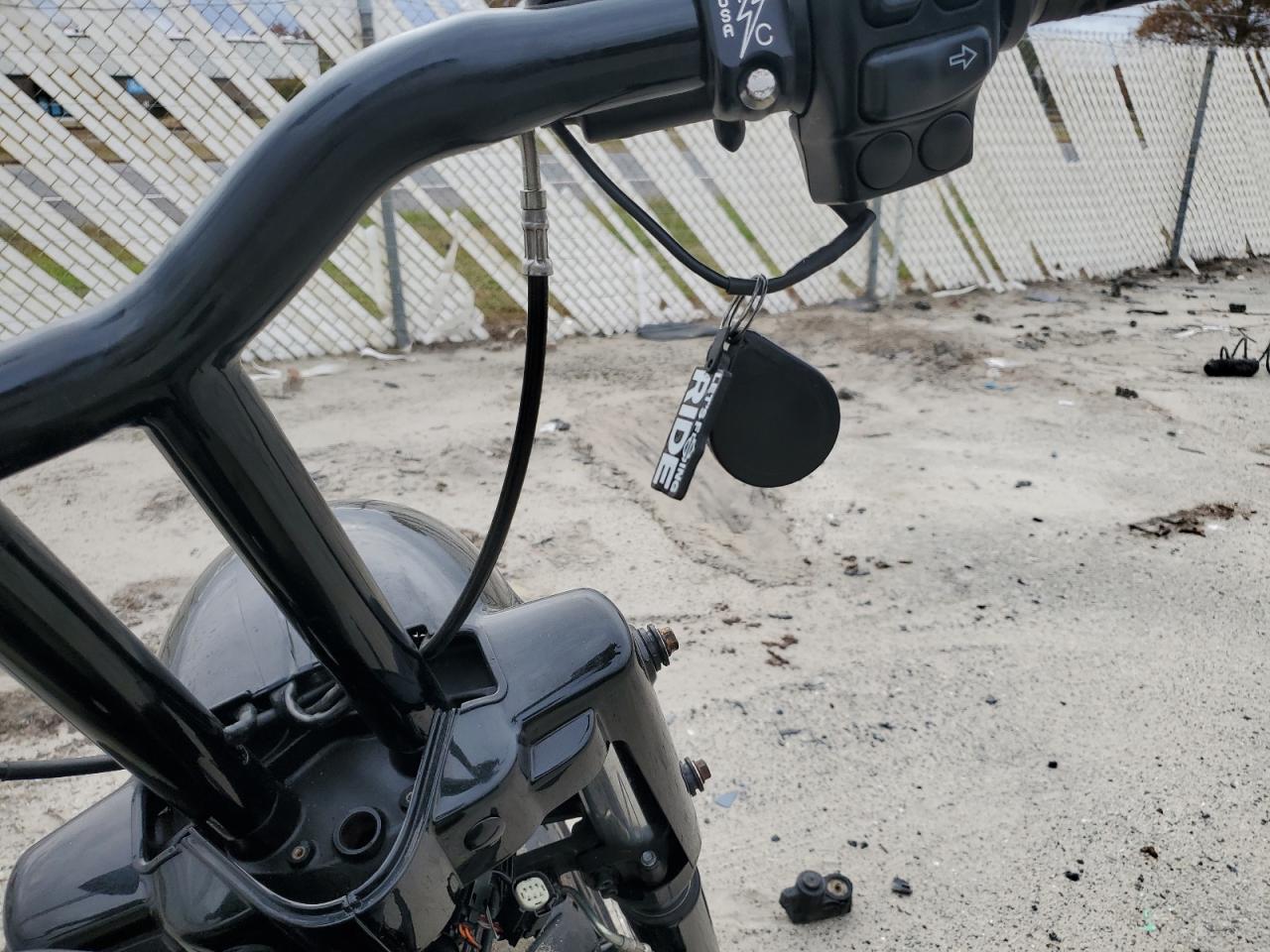 Harley-Davidson Fl Image 9