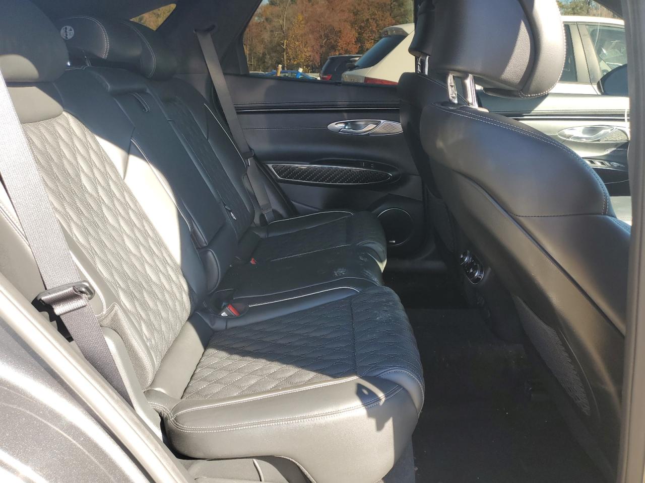 Genesis Gv70 Base Base Image 4