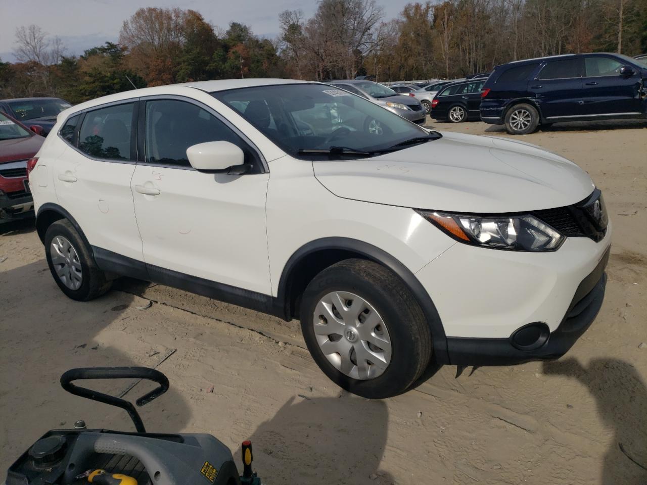 Nissan Rogue S Image 3