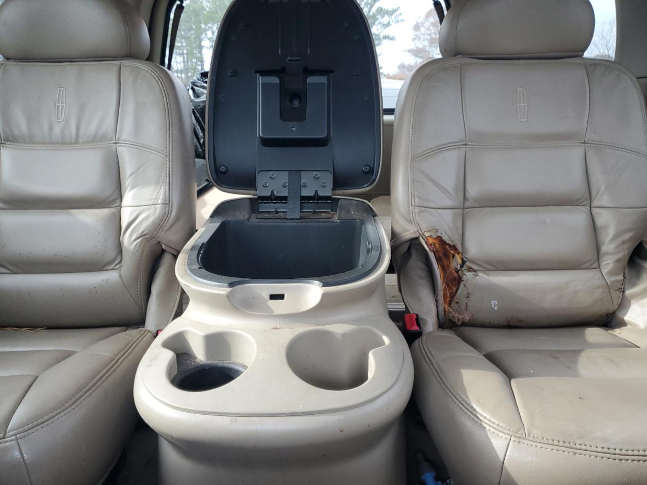 Lincoln Navigator Image 9