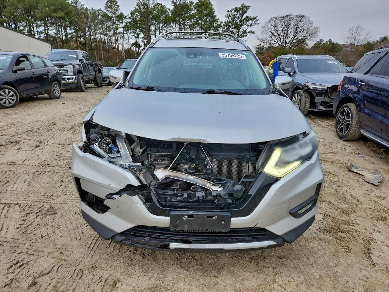 Nissan Rogue S Image 4