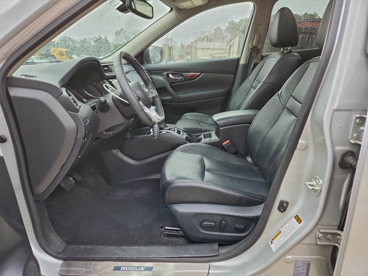 Nissan Rogue S Image 5