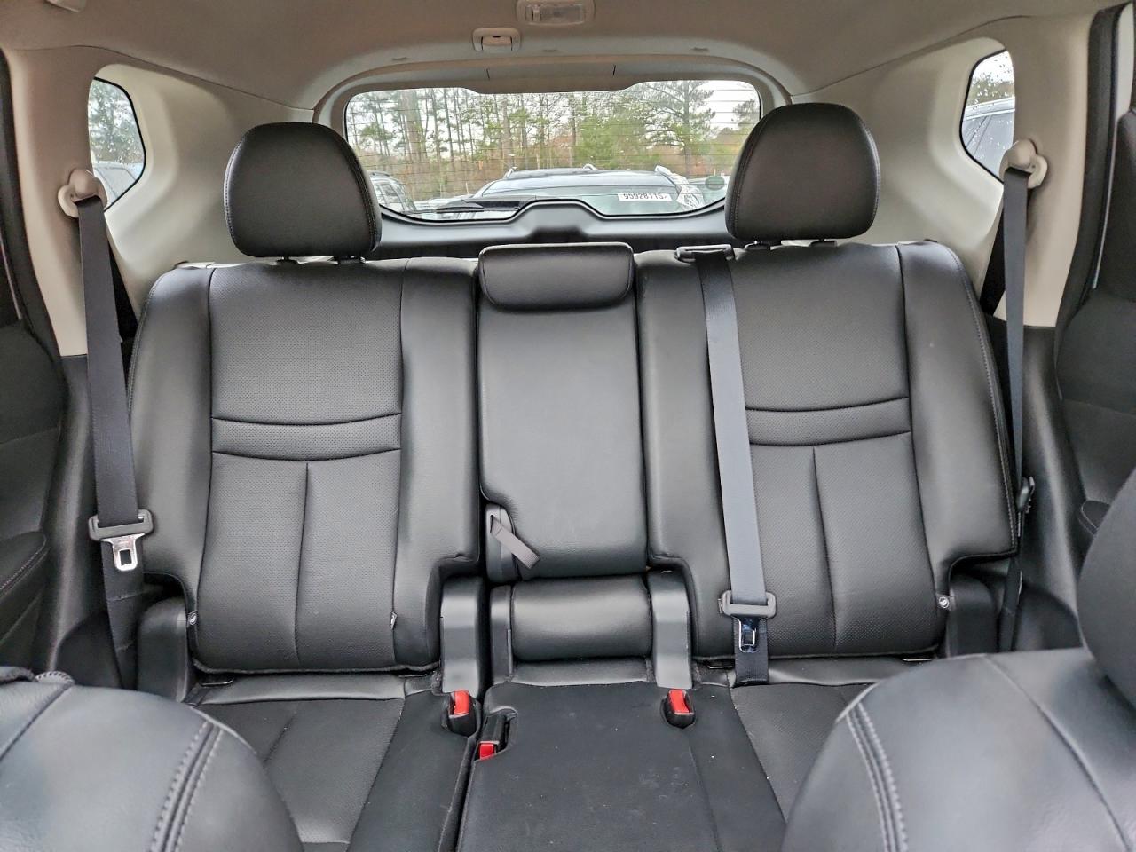 Nissan Rogue S Image 2