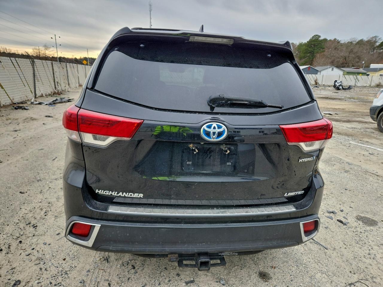 Toyota Highlander Hybrid Limited Image 12