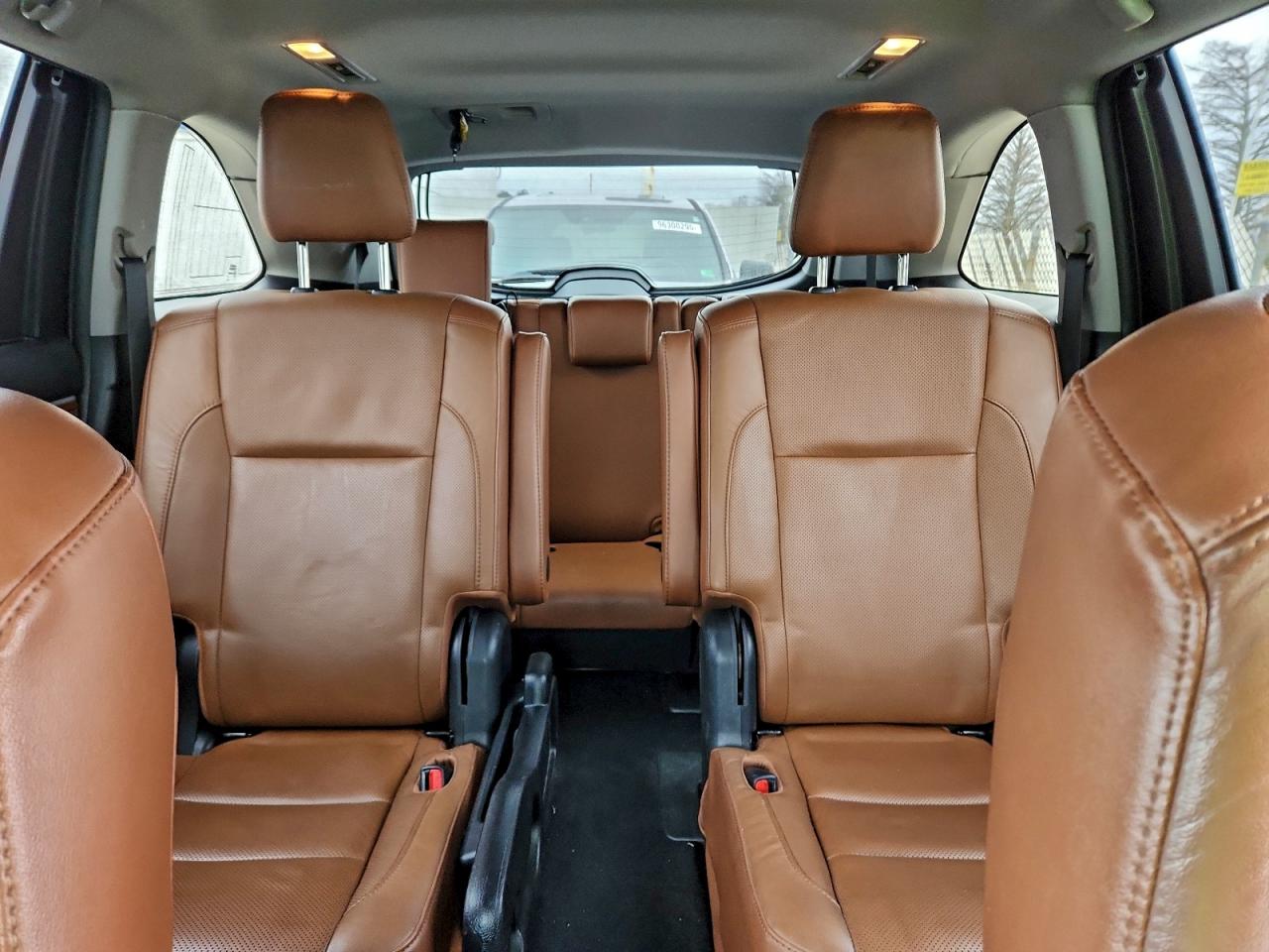 Toyota Highlander Hybrid Limited Image 6