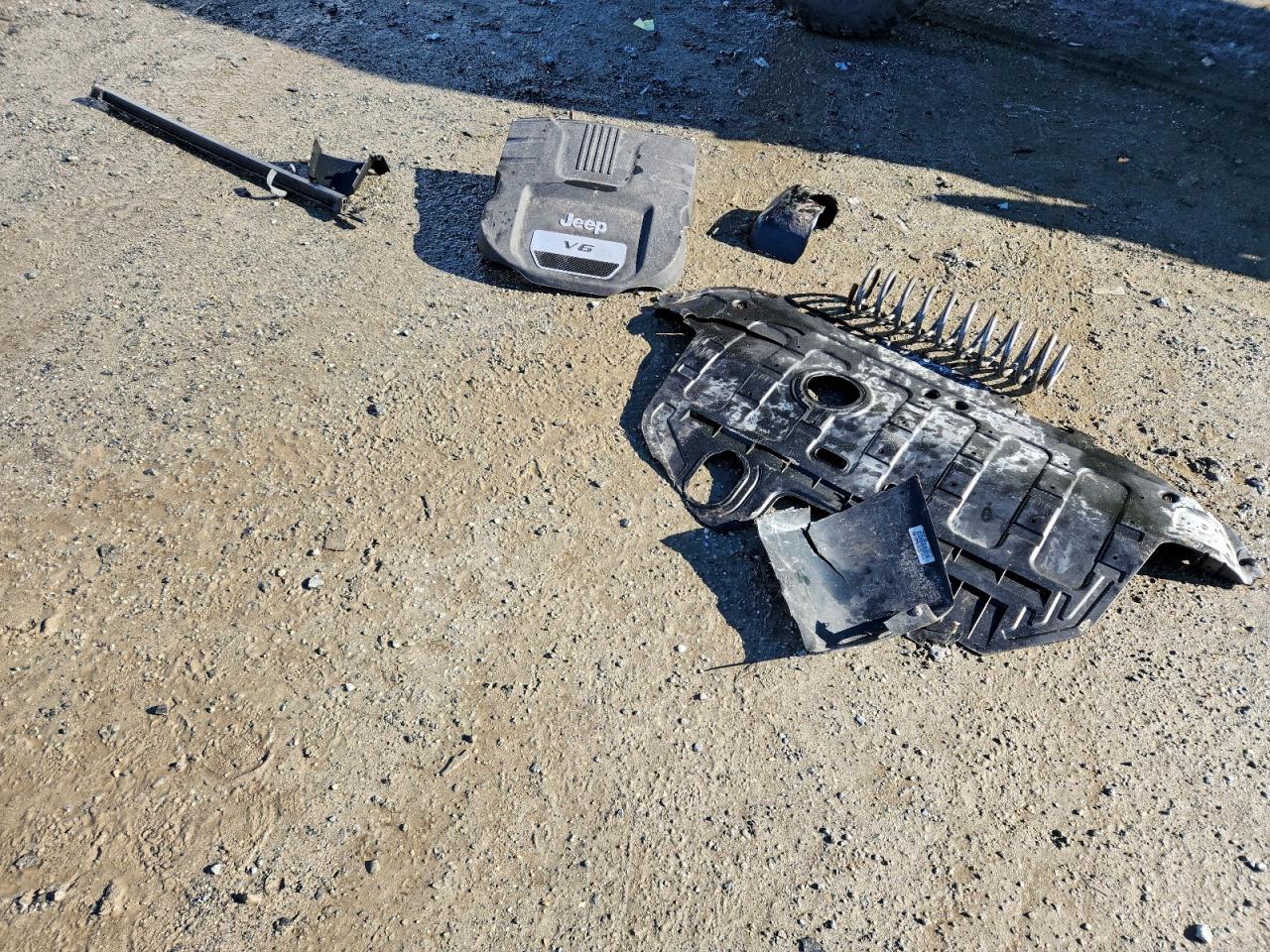 Jeep Wrangler Sport Image 13