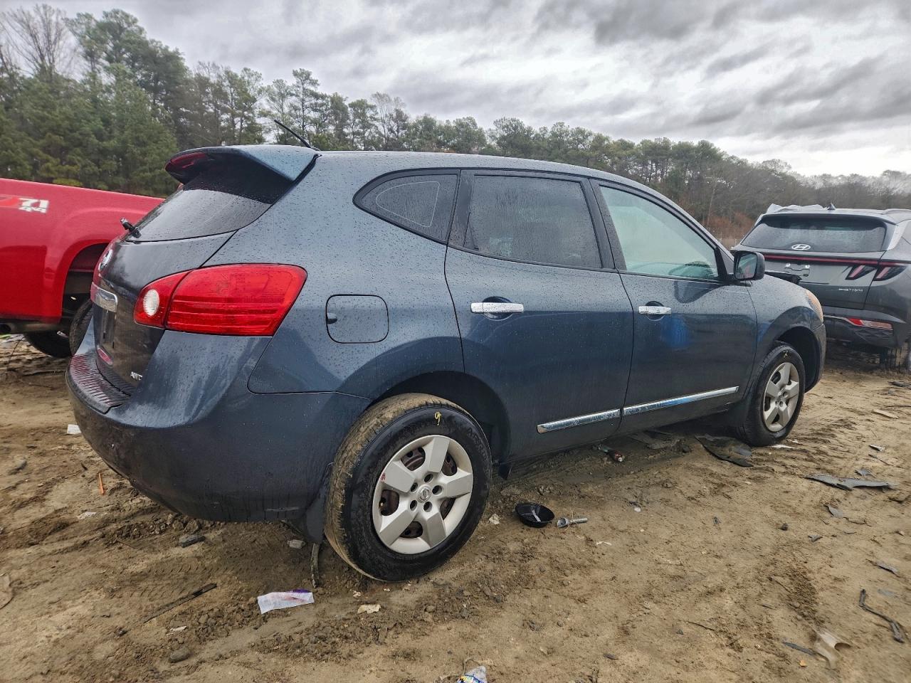 Nissan Rogue S Image 5