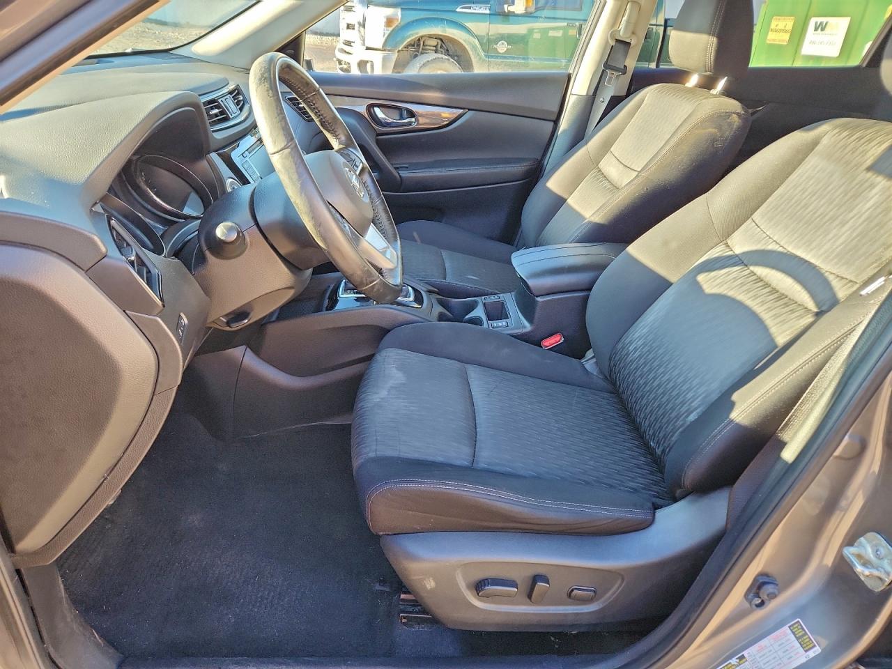 Nissan Rogue S Image 4