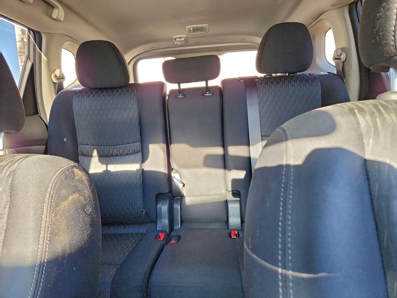 Nissan Rogue S Image 6